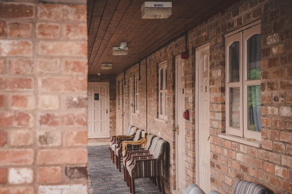 The Old Fourpenny Hotel Warwick  Exterior foto